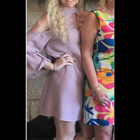 Entro Lavender Ruffle Sleeve Cold Shoulder Dress Sz (S) - Picture 3 of 10